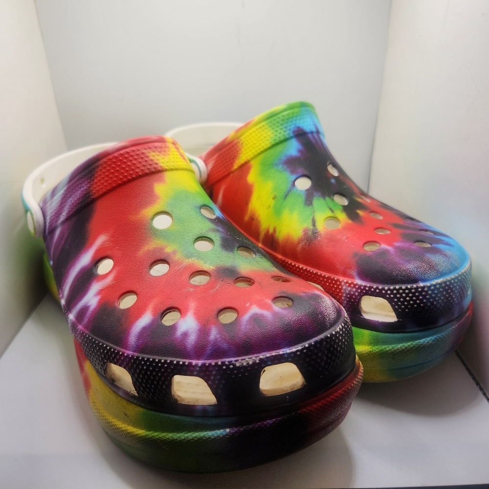 Crocs‎ Women Sz 10 Bae Rainbow Tie Dye Graphic Limited Collab Platform Clog Shoe